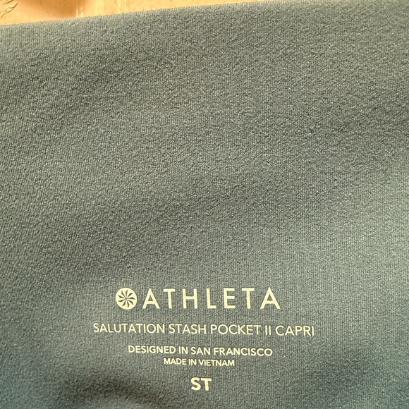 Athleta Salutation Stash Pocket II Capri PowerVita Blue , size Small Tall - Picture 2 of 9